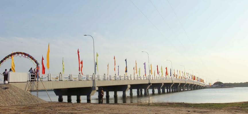 Manmunai Bridge open by President 7