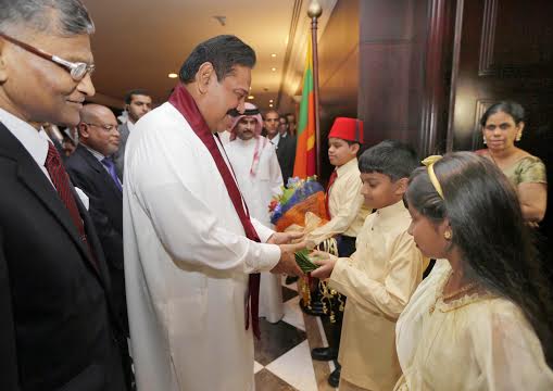 President Meets Sri Lankan Community in Bahrain