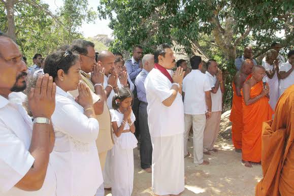 President observes Sithulpawwa Viharaya 2
