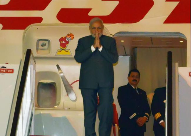 Indian PM arrives 00