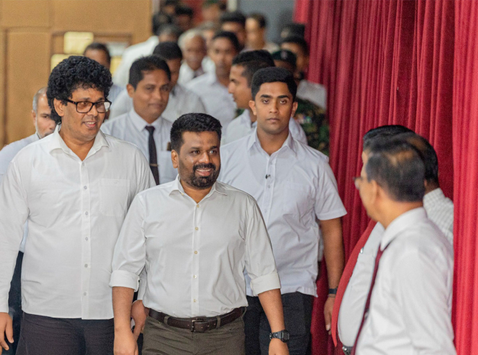 පුරවැසියාට අයිතියක් වන ලෙස හා රාජ්‍ය නිලධාරියාට වගකීමක් වන ලෙස රාජ්‍ය සේවය ශක්තිමත් කරනවා  - ජනපති