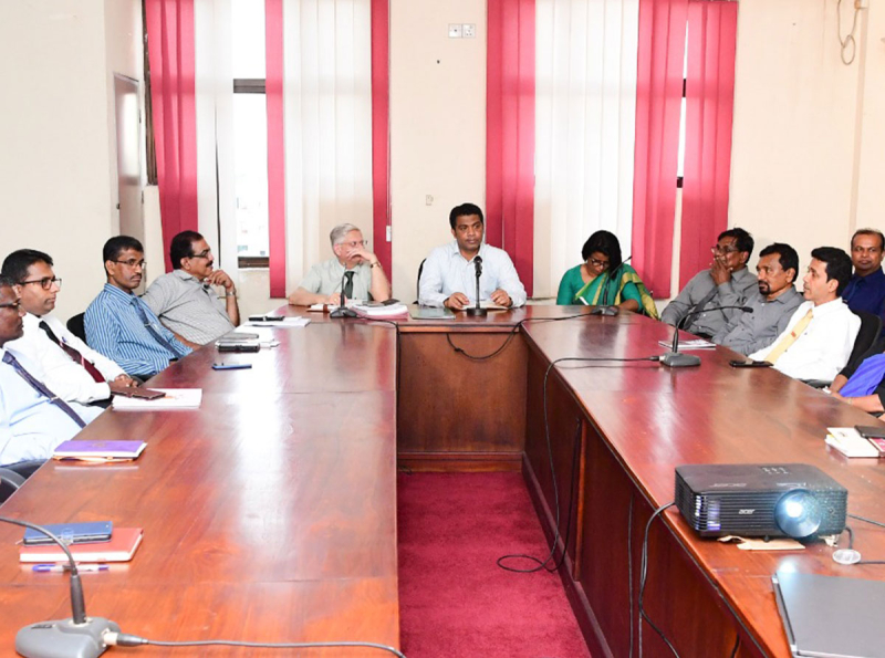ආයුර්වේද රූපලාවන්‍ය ක්ෂේත්‍රයේ සියලු නිෂ්පාදන සහ අමුද්‍රව්‍ය කෙරෙහි දැඩි අවධානය