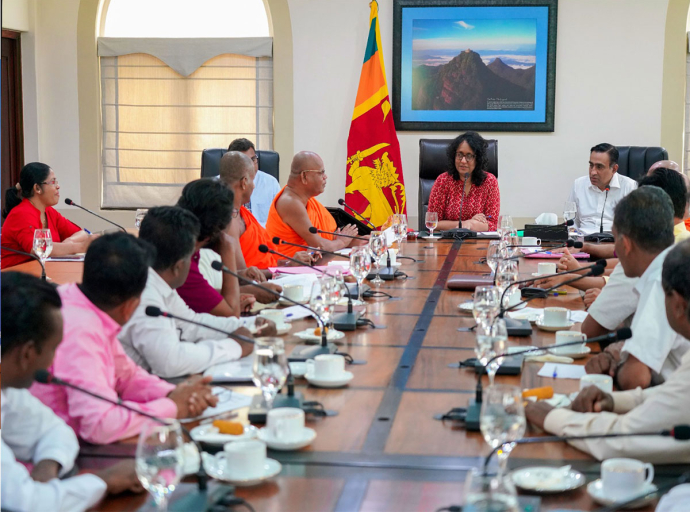 ඉදිරියේදී  ගුරුවරුන් ඇතුලු සමස්ත රාජ්‍ය  සේවයේ  වැටුප් වැඩීවීමක්