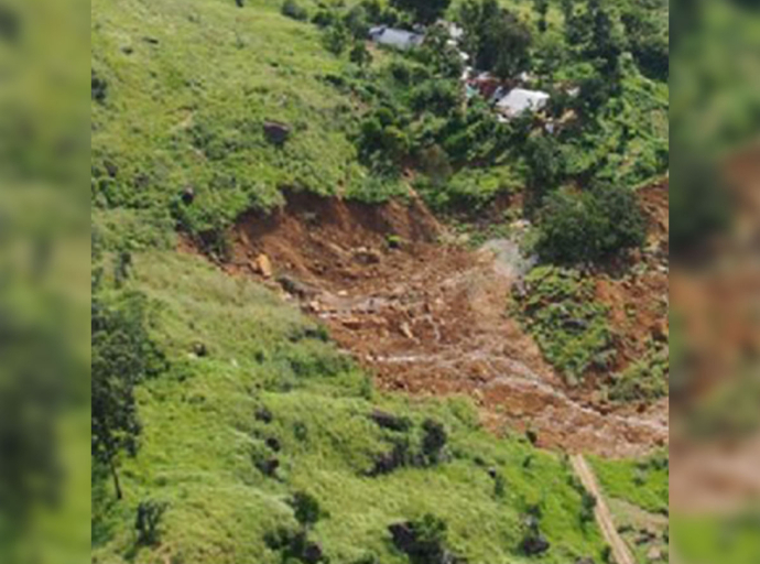 දිස්ත්‍රික්ක දෙකකට තවදුරටත් නායායාමේ අනතුරු ඇඟවීම් නිකුත් කෙරේ