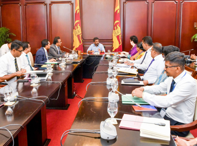  ජනපති සහ කර්මාන්ත හා ව්‍යවසායකත්ව සංවර්ධන අමාත්‍යාංශයේ නිලධාරීන් අතර හමුවක්