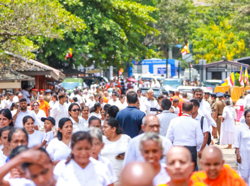 සිරි දළදා වන්දනාවටඉදිරි දින දෙක තුළ පැමිණීමෙන් වළකින්න - පොලිස් මූලස්ථානය