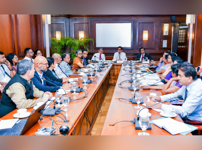 පාසල් සිසුන්ට පෝෂ්‍යදායි ආහාර වේලක් ලබා දීමේ වැඩසටහනට අදාළ ගැටලු විසඳීමට රජයෙන් ප්‍රතිපත්තිමය තීන්දුවක්
