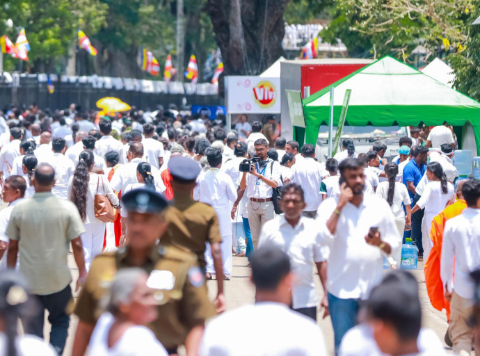 සිරි දළදා වන්දනාවේදී දමා ගිය ගමන් මලු භාරගැනීමට අද(28)  සහ හෙට(29) අවස්ථාව
