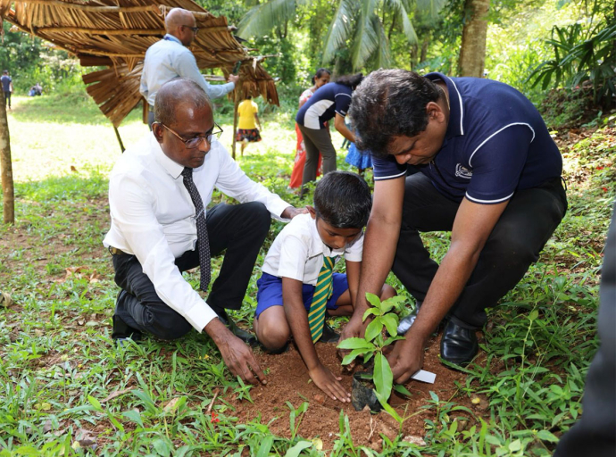 ජල සම්පාදන මණ්ඩලයට  වසර 50 ක් සපිරීම නිමිත්තෙන් පැල ලක්ෂයක් රෝපණය  කිරීමේ වැඩසටහනක්