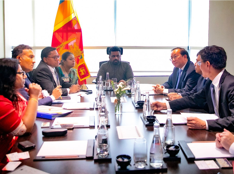 ජනපති සහ වියට්නාමයේ ව්‍යාපාරික ප්‍රජාව අතර සාකච්ඡා 