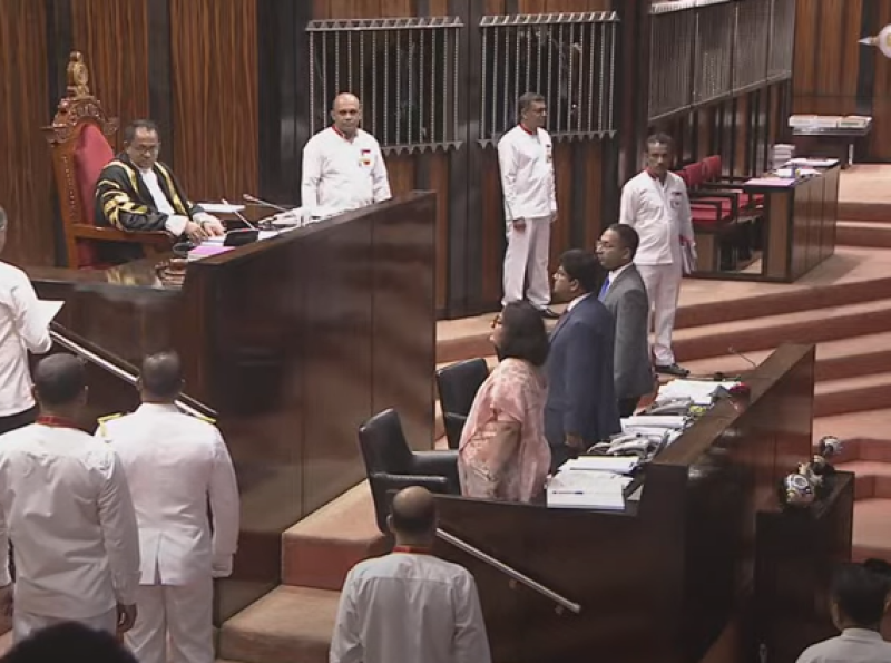 සමන්ත රණසිංහ පාර්ලිමේන්තු මන්ත්‍රී ධුරයේ දිවුරුම් දෙයි