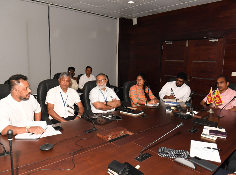 ලෝක දේශපාලන තත්වයන්ට මුහුණ දිමට වරාය සහ ගුවන් සේවා සූදානම් විය යුතුයි - අමාත්‍ය බිමල් රත්නායක 