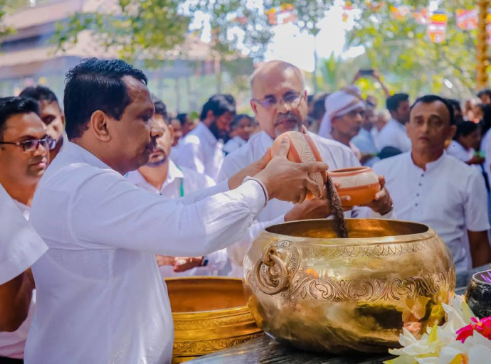 වාර්ෂික නැවුම් තේ මංගල්‍යය මුතියංගන රජමහා විහාරයේදී 