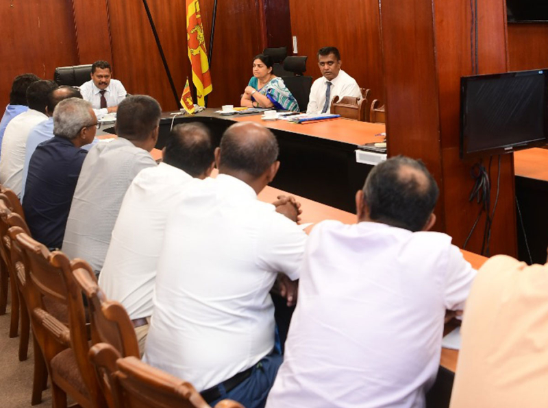 පරිපූරක වෛද්‍ය සේවාවේ පවතින වෘත්තීය ගැටළු වලට විසදුම් සෙවීමට සාකච්ඡා