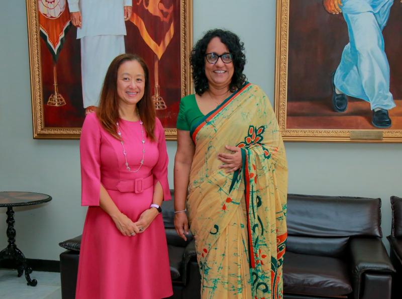 එක්සත් ජනපද තානාපති ජූලි චංග්  අගමැතිනිය හමුවෙයි