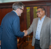 මිත්‍රශීලී සහ ඵලදායී ලෙස නව රජයේ ප්‍රතිපත්ති සමඟ කටයුතු කරනවා 