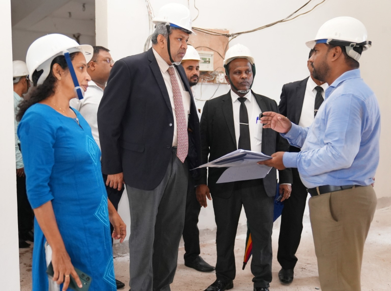 පූගොඩ නව අධිකරණ සංකීර්ණයේ ඉදි කිරීම් කටයුතු කඩිනම් කරන්නැයි අධිකරණ ඇමතිගෙන් නිලධාරීන්ට උපදෙස්.