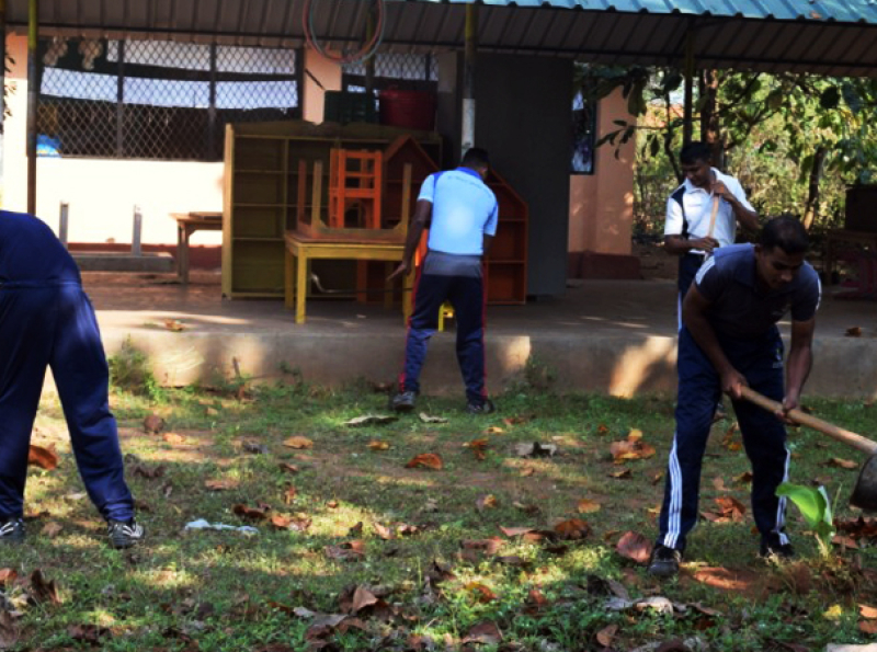 පාසල් පරිශ්‍රවල ඩෙංගු සහ චිකුන්ගුන්යා රෝග නිවාරණය සඳහා කටයුතු සිදු කිරීමට උපදෙස් 