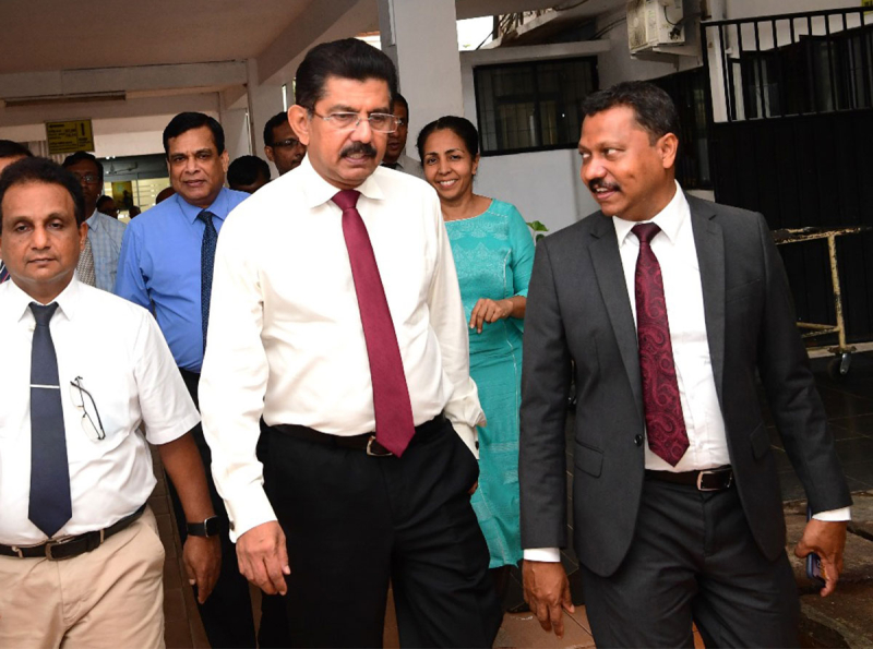 රජයේ රෝහල්වල පොරොත්තු ලේඛන අවම කිරීමට සෞඛ්‍ය හා ජනමාධ්‍ය අමාත්‍යාංශයෙන් පියවර