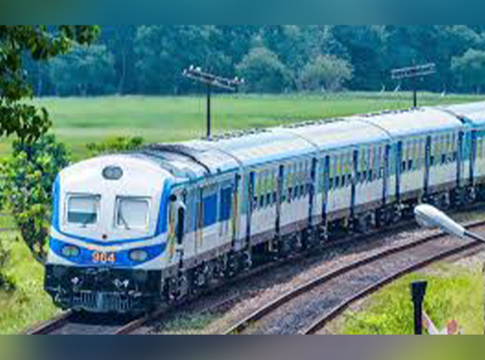 පොසොන් උත්සවය වෙනුවන් විශේෂ දුම්රිය සේවයක්