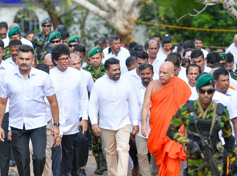 බුද දහම සමඟ ලැබුණු ශිෂ්ටාචාර උරුමය පදනම් කරගනිමින්  යහපත් සමාජ පරිවර්තනයකට එක්වෙමු -ජනපති