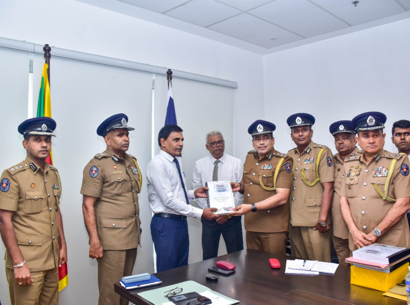 ගැරඬිඇල්ල මාරක බස් අනතුර පිළිබඳව වාර්තාව  මහජන ආරක්ෂක අමාත්‍යවරයාට
