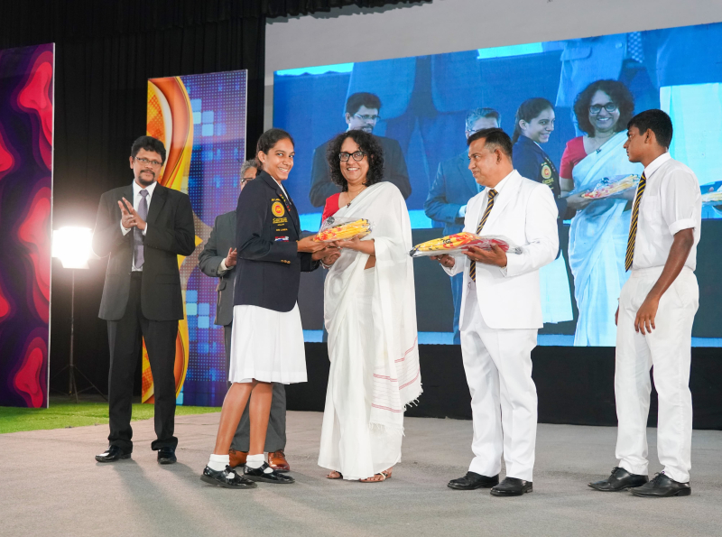  ජීවිතයක් ආරක්ෂා කිරීම තම වගකීමක් ලෙස සිතා මහමඟ අනතුරු වළක්වා ගන්න කැපවෙන්න