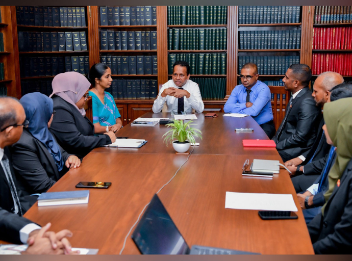 මාලදිවයින් ජනාධිපති කාර්යාලයේ නිලධාරීහු ශ්‍රී ලංකා ජනාධිපති ලේකම් කාර්යාලයේ අධ්‍යයන චාරිකාවක නිරත වෙති