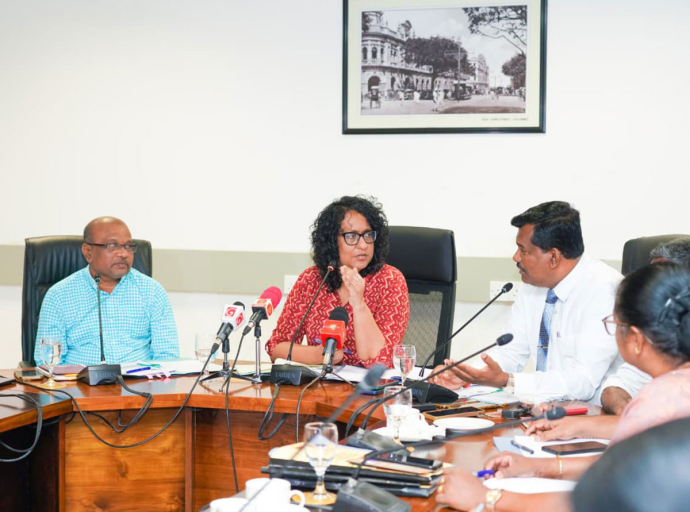 බොල්ගොඩ ජලාශයේ සංවර්ධනය සහ කොළඹ කසළ කළමනාකරණය සම්බන්ධ විශේෂ අනුකමිටු රැස්වීමක් 