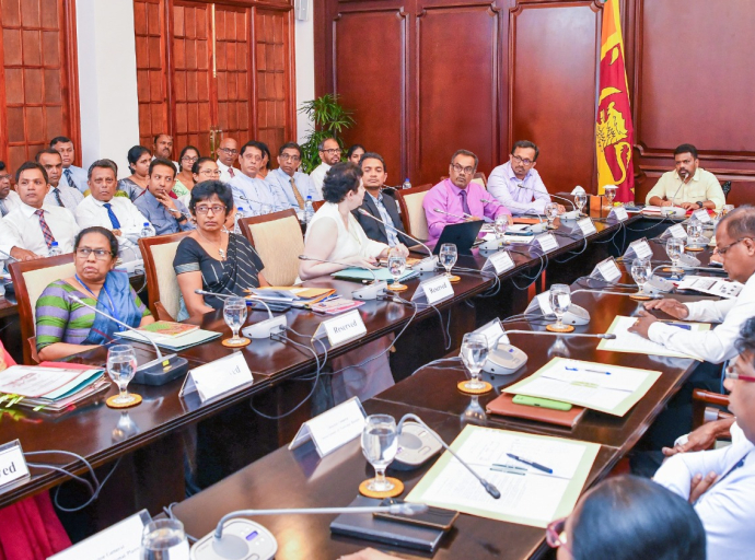  ජාතික ආර්ථිකය ශක්තිමත් කිරීමට කර්මාන්ත අංශයේ දායකත්වය ඉහළ නංවා ගැනීමේ නව සැලසුම් ජනපතිගේ අවධානයට 
