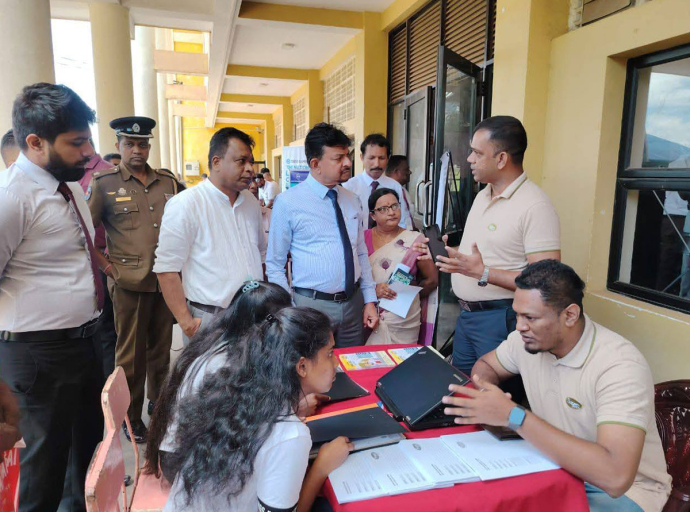 හැටන් රැකියා පොළ කම්කරු නියෝජ්‍ය අමාත්‍ය මහින්ද ජයසිංහ මහතාගේ ප්‍රධානත්වයෙන්