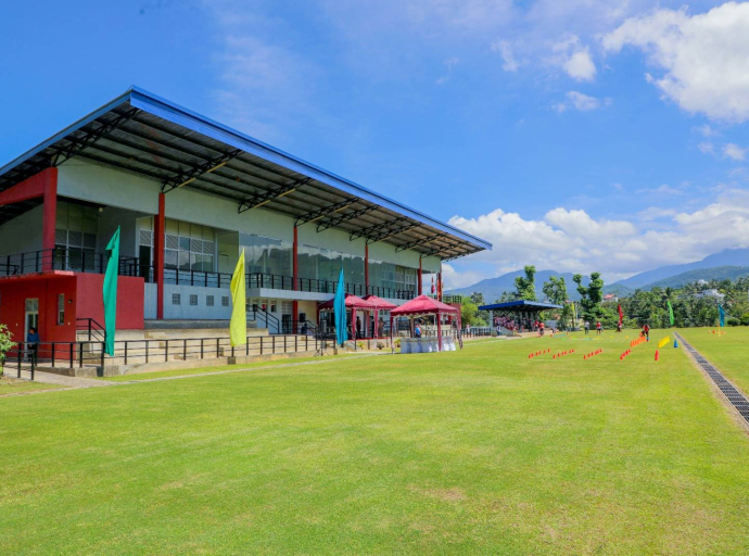 රත්නපුර දිස්ත්‍රික් ක්‍රීඩා සංකීර්ණයේ ස්ථාපිත කළ 400m ධාවන පථය විවෘත කෙරේ