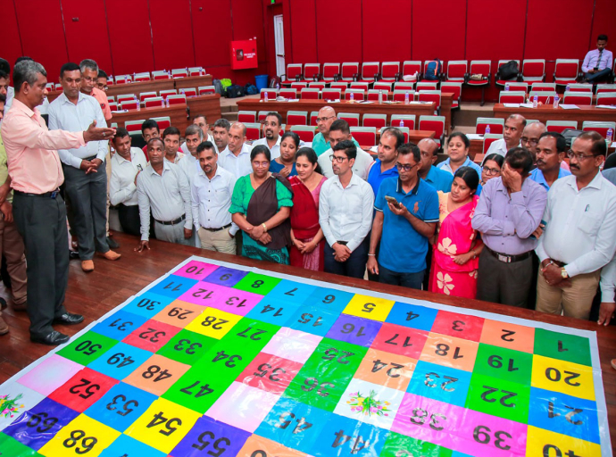 නව අධ්‍යාපන ප්‍රතිසංස්කරණ පිළිබඳ ගුරු විදුහල්පතිවරුන් දැනුම්වත් කිරීමේ වැඩසටහන් රට පුරා 