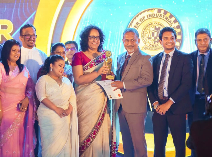 දේශීය කර්මාන්ත ශක්තිමත් කිරීම සඳහා රජය සහ පෞද්ගලික අංශ එක්ව කටයුතු කිරීම අත්‍යවශ්‍යයි