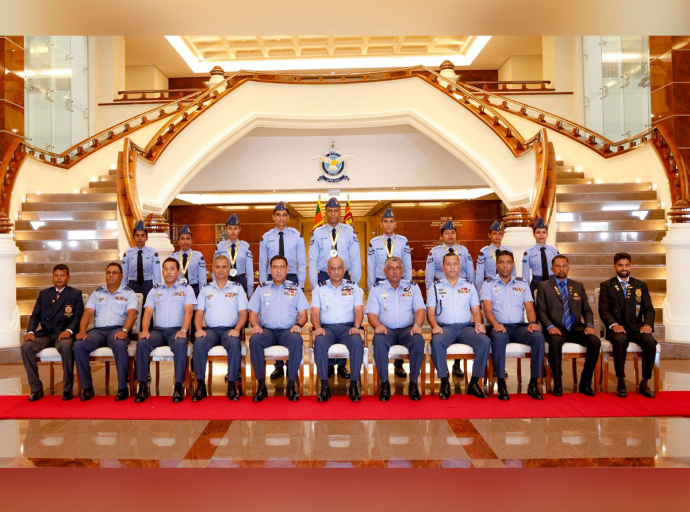 දකුණු ආසියානු ජ්‍යෙෂ්ඨ මළල ක්‍රීඩා ශූරතාවලියේ ජාත්‍යන්තර ජයග්‍රහණ හිමිකරගත් ගුවන් හමුදා ක්‍රීඩකයන් ඇගයේ