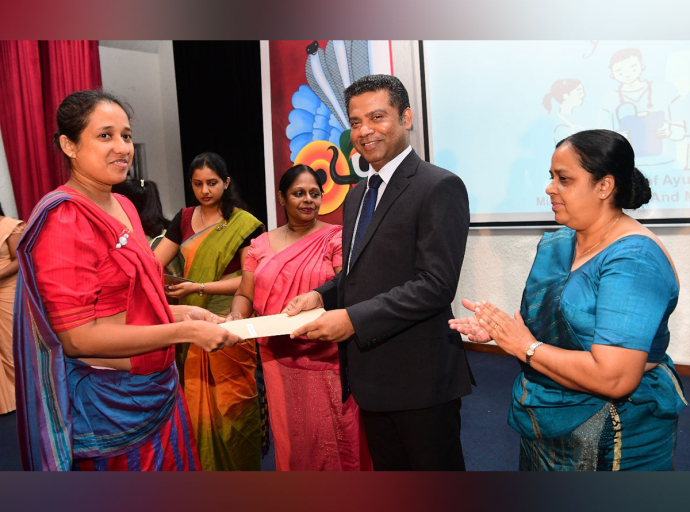 දේශීය ආයුර්වේද වෛද්‍ය සේවයට එකවර වැඩිම වෛද්‍යවරුන් පිරිසක් බඳවා ගනිමින් 303 දෙනෙකුට පත්වීම් ප්‍රදානය කෙරේ