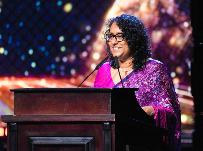 මාධ්‍යධ්‍යෙව්දීන්ගේ වෘත්තීයභාවය ඉහළ නංවන්න අපි රජයක් ලෙස කටයුතු කරනවා - අගමැතිනිය
