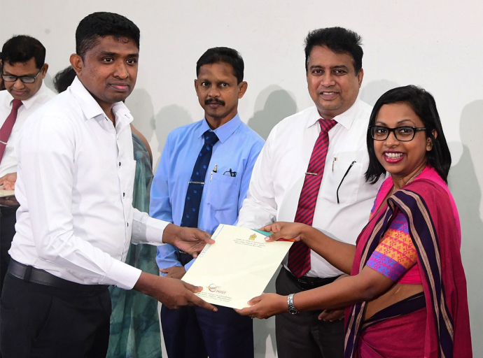 ශ්‍රී ලංකා තැපැල් දෙපාර්තමේන්තුවට නවක රියදුරන් 36 ක් 