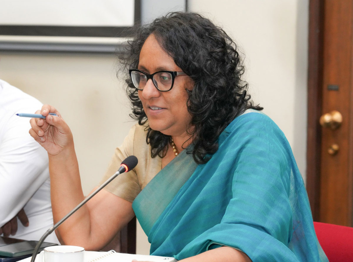 කසළ කළමනාකරණය පිළිබඳව ප්‍රජා මට්ටමින් සහ පාසල් මට්ටමින්  දැනුවත් කිරීම් අවශ්‍යයි - අගමැතිනිය