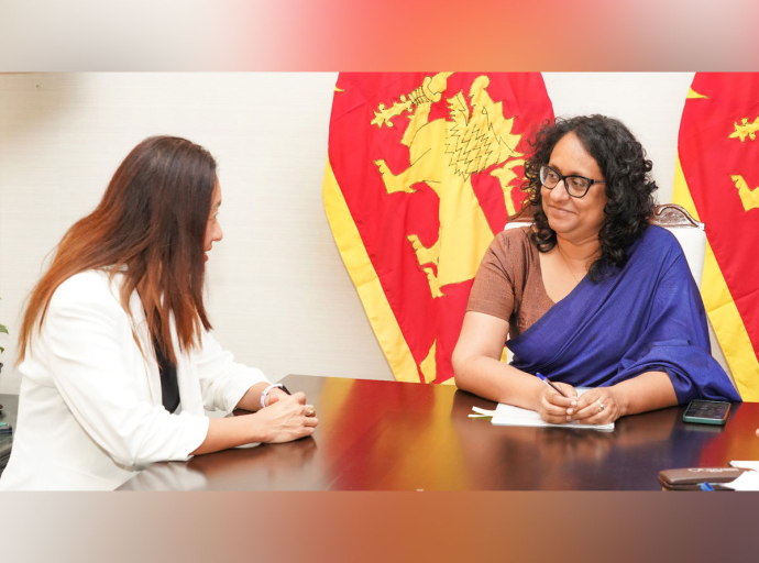 ශ්‍රී ලංකාවේ ඇමරිකා එක්සත් ජනපද තානාපතිනිය හා  අග්‍රාමාත්‍ය ආචාර්ය හරිනි අමරසූරිය අතර  හමුවක්