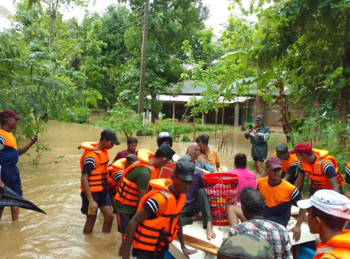 විපතට පත් ජනතාවට සහන සැලසීමට යුද්ධ හමුදාව කටයුතු කරයි