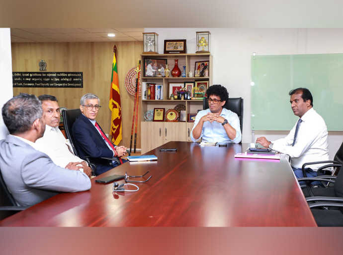 වෙළෙඳපොළ තුළ හිඟයකින් තොරව ආහාර ද්‍රව්‍ය සැපයීමට වෙළඳ අමාත්‍යවරයා සහ  තිරිඟු පිටි සමාගම්අතර සාකච්ඡාවක්