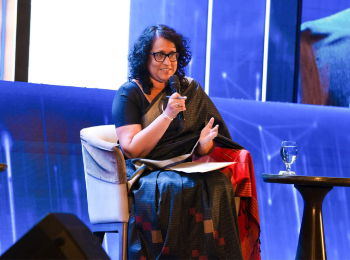 ඇති වී තිබෙන තත්ත්වය හමුවේ උපායශීලීව, ආයෝජන පසුබිම සහ පරිසරය  සකස් කර ගනිමින් නිවැරදි ප්‍රතිපත්ති මත පිහිටා කටයුතු කළ යුතුයි - අගමැතිනිය