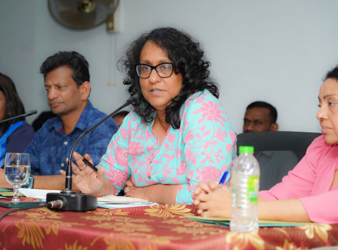 අවශ්‍ය සහන ලබා දෙමින් ජන ජීවිතය යථාතත්ත්වයට පත් කිරීමට  ප්‍රාදේශිය මට්ටමේ  නිලධාරීන්ගේ  කාර්යක්ෂම  සහයෝගය අවශ්‍යයි - අගමැතිනිය