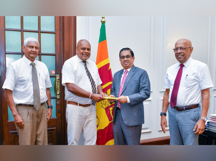 ‘Rebuilding Sri Lanka’ අරමුදලට Ceylinco Holdings PLC වෙතින් මූල්‍ය පරිත්‍යාගයක් 