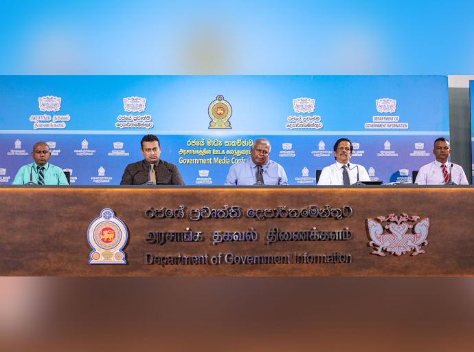 බිඳවැටුනු දුම්රිය සහ මහාමාර්ග කඩිනමින් ප්‍රතිසංස්කරණය කෙරේ 
