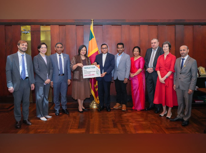 කොළඹ සිටින තානාපතිවරු සිය පෞද්ගලික වැටුප විපතට පත් වූවන් වෙනුවෙන් ප්‍රදානය කරයි