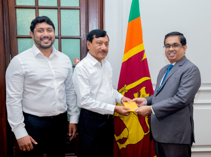 ‘Rebuilding Sri Lanka’ අරමුදලට Thilakawardena Textile (Pvt) Ltd වෙතින් මූල්‍ය පරිත්‍යාගයක්