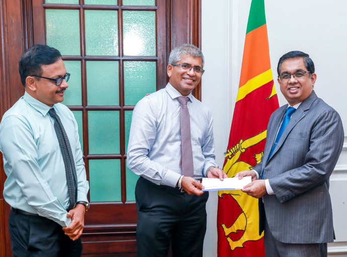 ‘Rebuilding Sri Lanka’ අරමුදලට රුපියල් මිලියන 10ක මූල්‍යමය පරිත්‍යාගයක්