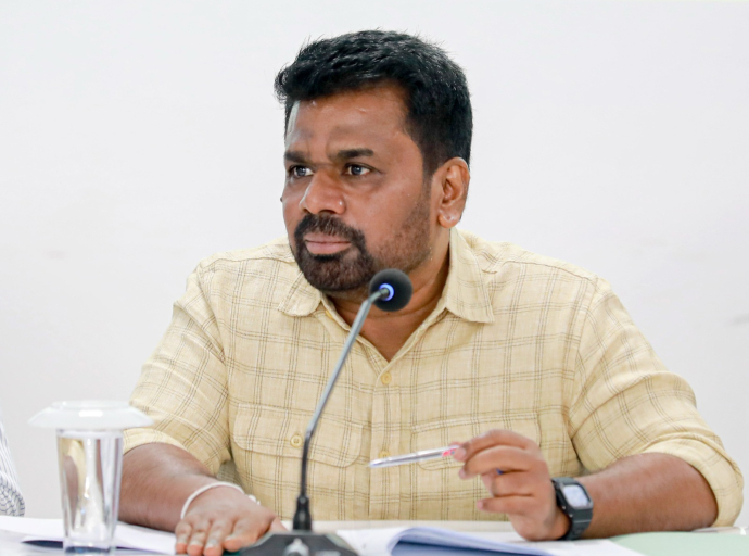 ආපදාවට පත් ජනතාවගේ ජීවනෝපායමාර්ග යළි ගොඩනැගීමට ප්‍රමුඛත්වය දෙන්න - ජනපති